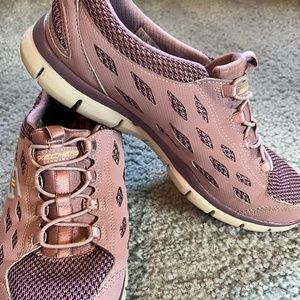 Ladies Skechers